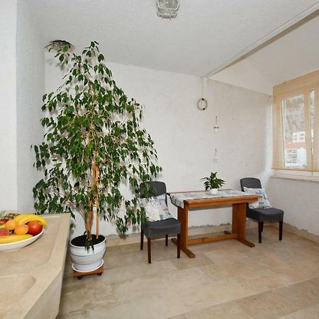 Apartman Vanja Omis Exterior photo