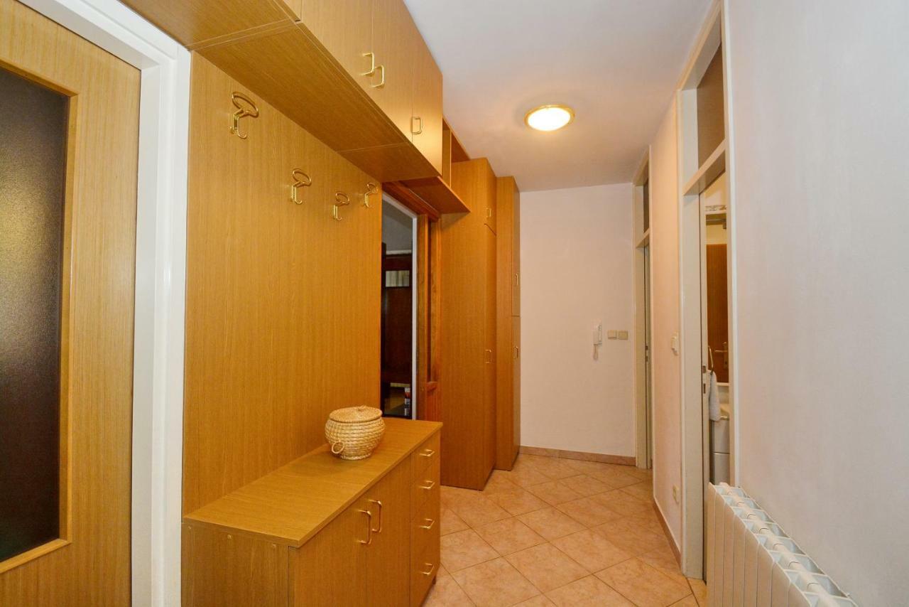 Apartman Vanja Omis Exterior photo