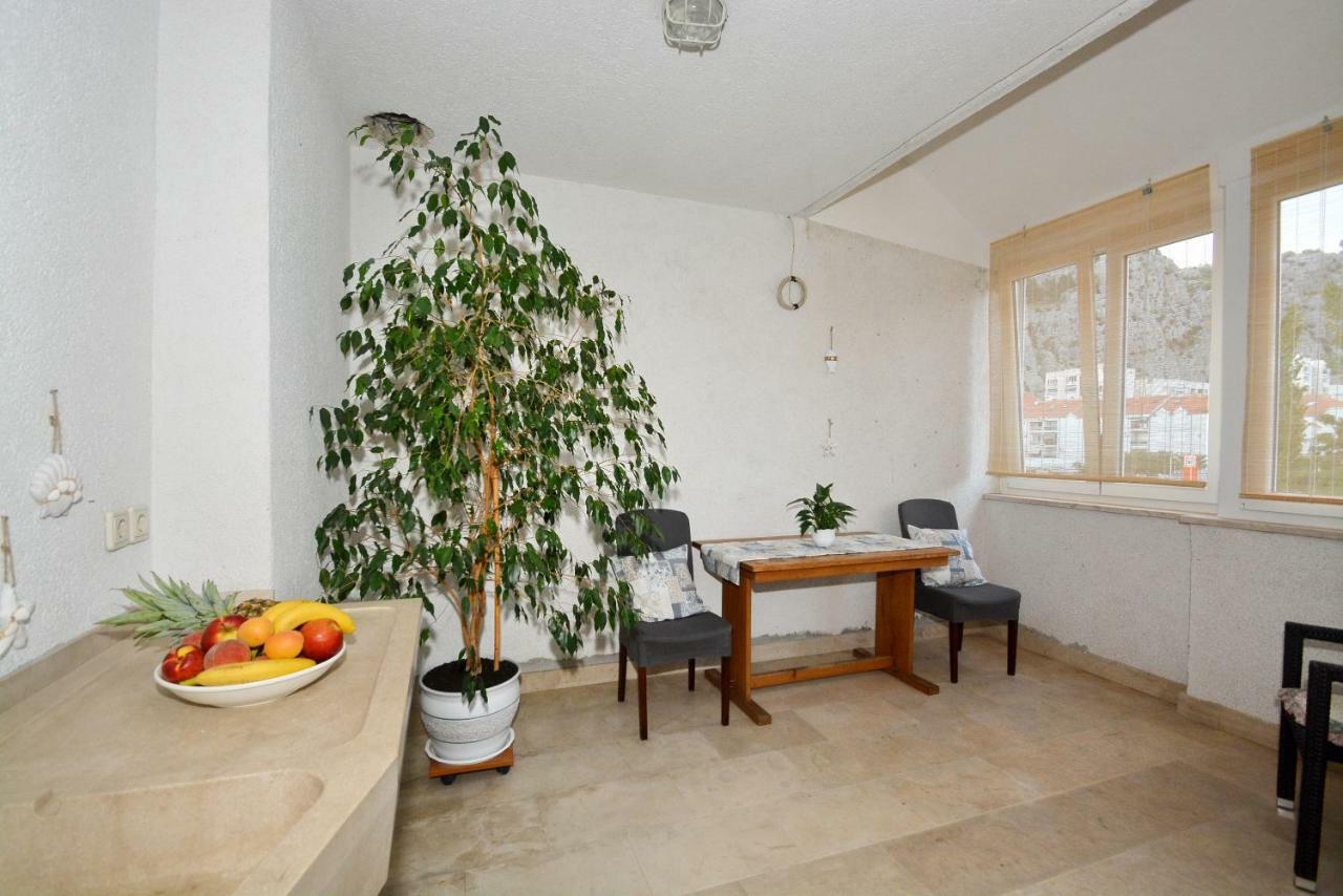 Apartman Vanja Omis Exterior photo
